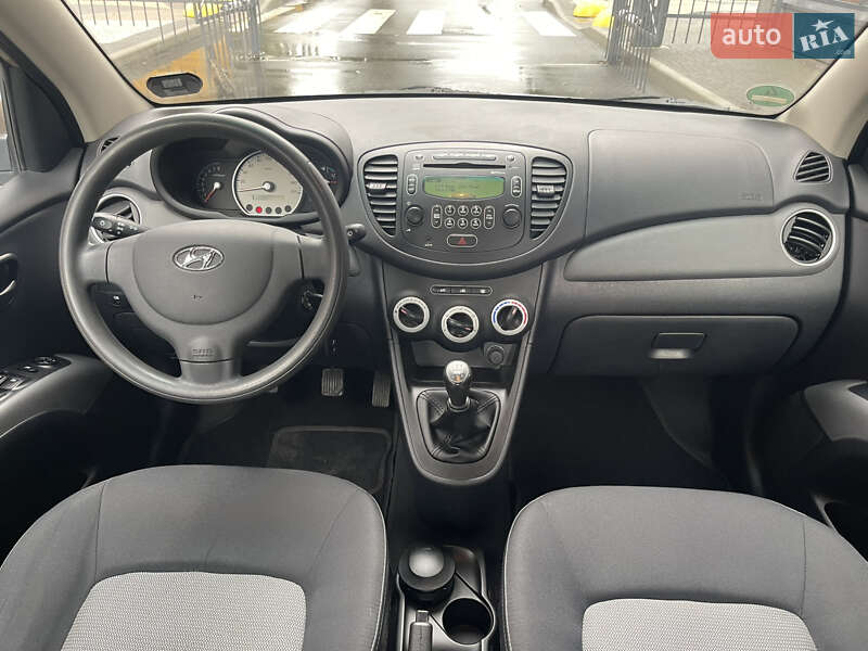Хэтчбек Hyundai i10 2009 в Киеве