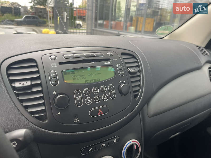 Хэтчбек Hyundai i10 2009 в Киеве