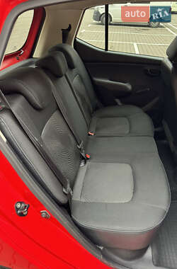 Хетчбек Hyundai i10 2013 в 