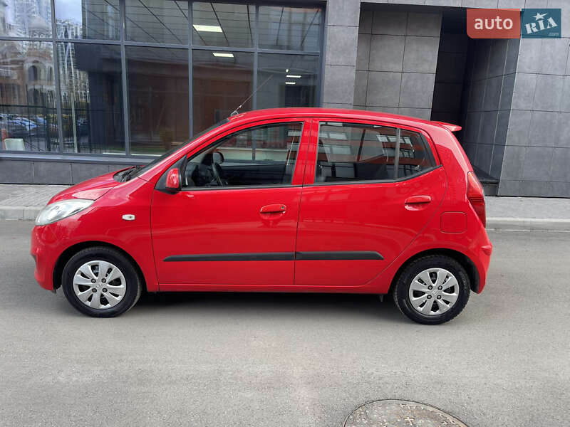 Хетчбек Hyundai i10 2011 в Києві