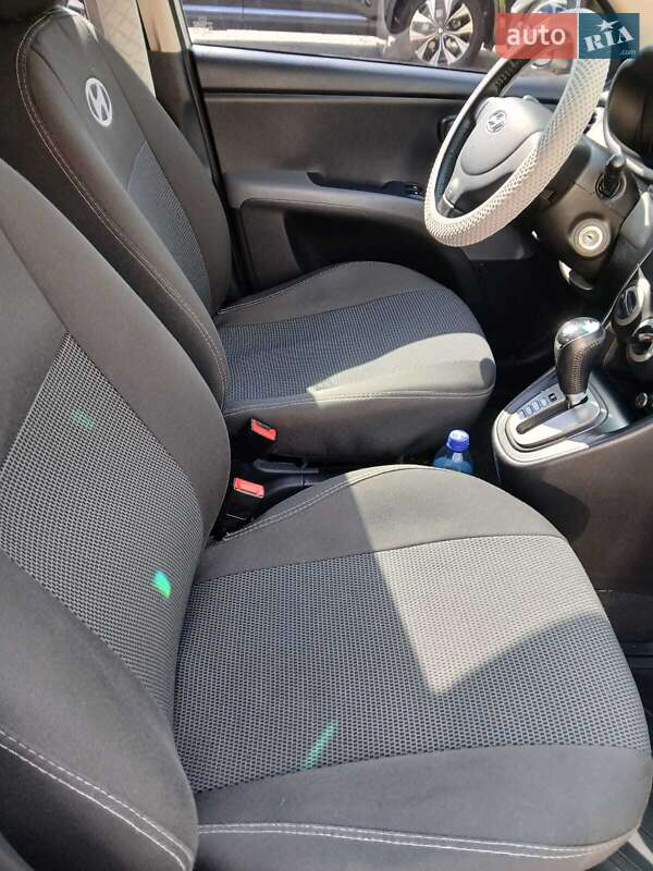 Хетчбек Hyundai i10 2012 в Харкові