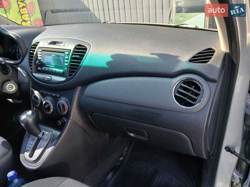 Хетчбек Hyundai i10 2012 в Харкові