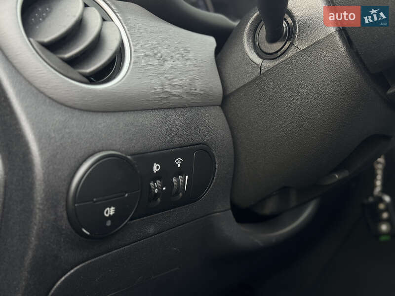 Хетчбек Hyundai i10 2013 в Києві