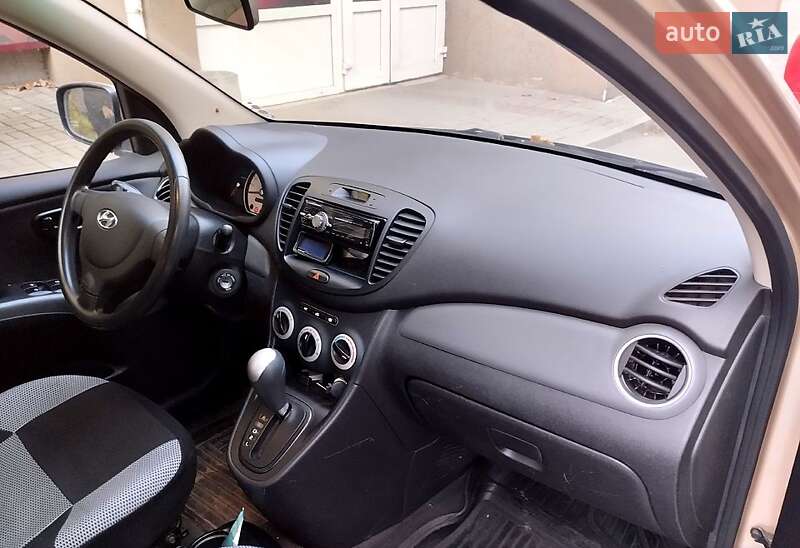 Хетчбек Hyundai i10 2010 в Дніпрі фото 4 Хетчбек Hyundai i10 2010 в Дніпрі
