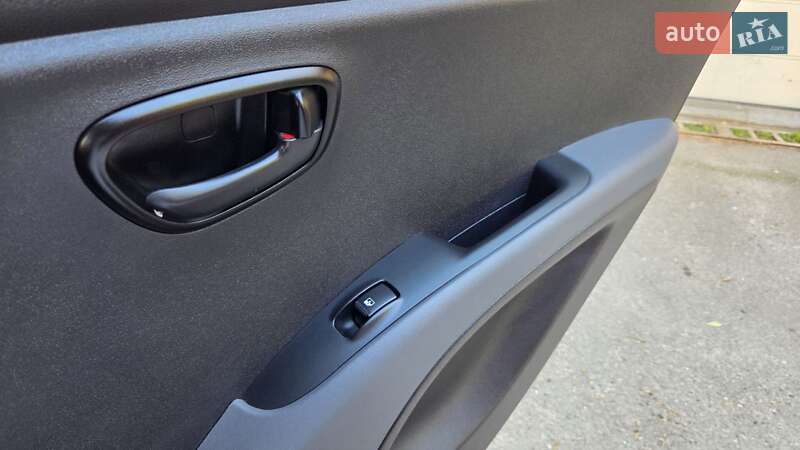 Хэтчбек Hyundai i10 2013 в Харькове фото 31 Хэтчбек Hyundai i10 2013 в Харькове