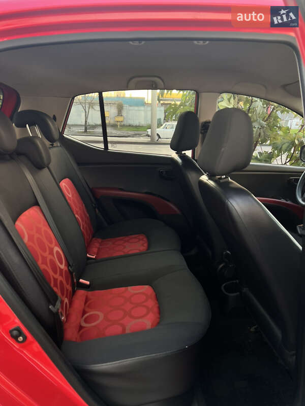 Хэтчбек Hyundai i10 2008 в Одессе