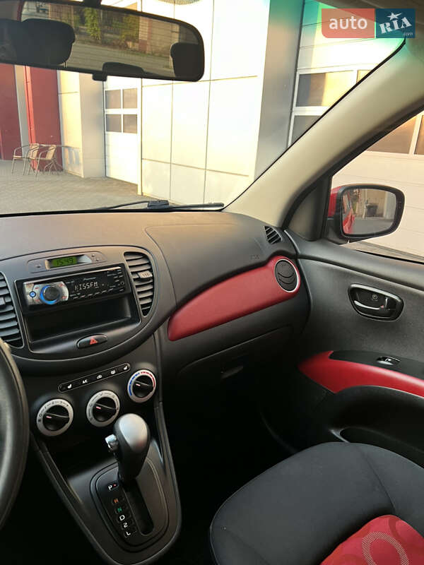 Хэтчбек Hyundai i10 2008 в Одессе