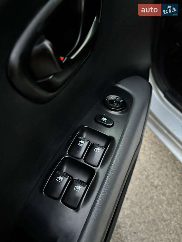 Хетчбек Hyundai i10 2009 в Кривому Розі