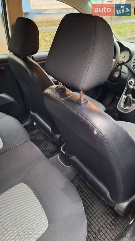 Хетчбек Hyundai i10 2008 в Києві