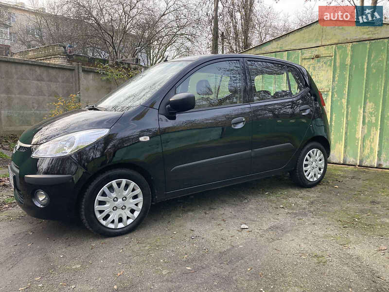 Хэтчбек Hyundai i10 2008 в Одессе