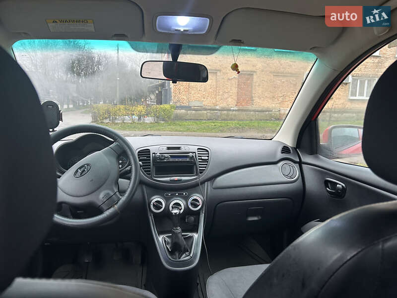 Хэтчбек Hyundai i10 2008 в Киеве