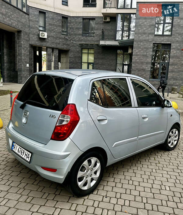 Хэтчбек Hyundai i10 2012 в Киеве