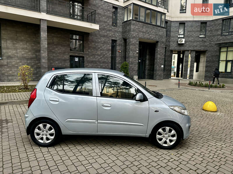 Хэтчбек Hyundai i10 2012 в Киеве