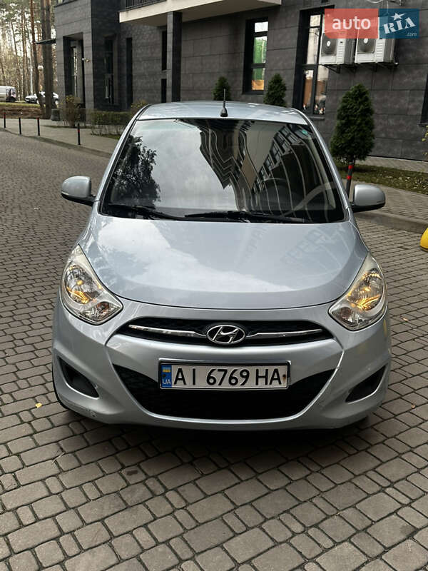 Хэтчбек Hyundai i10 2012 в Киеве