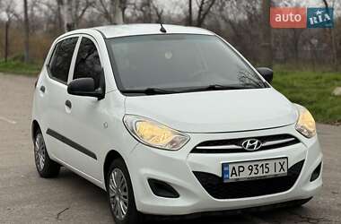 Хэтчбек Hyundai i10 2011 в Кривом Роге
