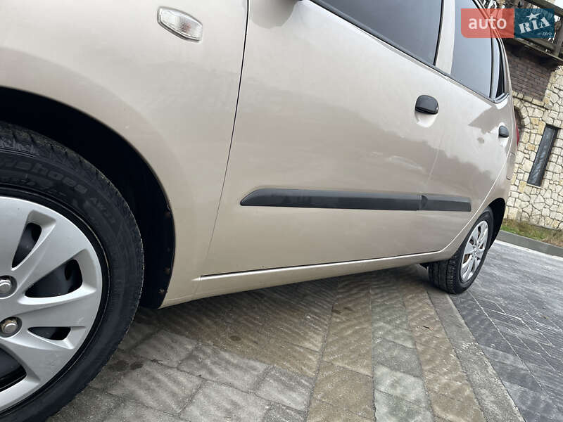 Хетчбек Hyundai i10 2011 в Львові