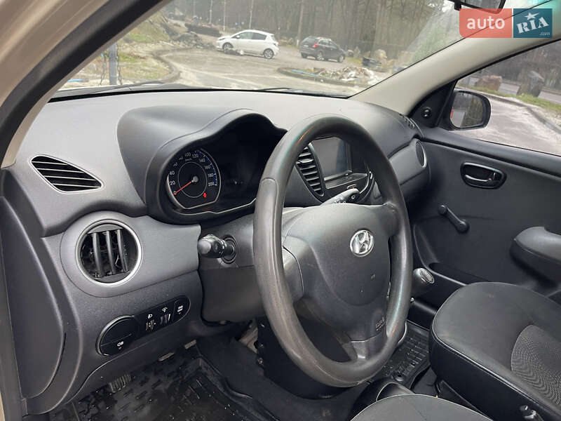 Хетчбек Hyundai i10 2011 в Львові