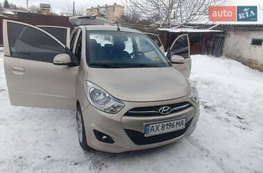 Хэтчбек Hyundai i10 2013 в Карловке