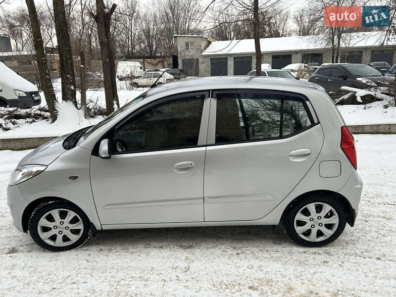 Хетчбек Hyundai i10 2012 в Запоріжжі