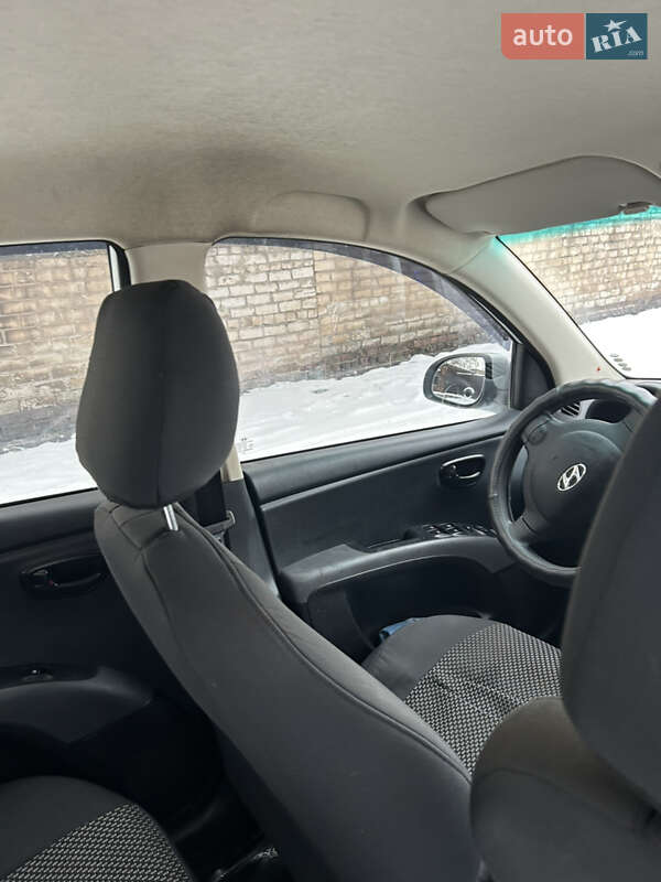 Хетчбек Hyundai i10 2012 в Запоріжжі