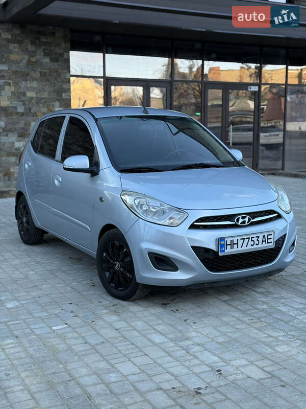 Хетчбек Hyundai i10 2011 в Одесі