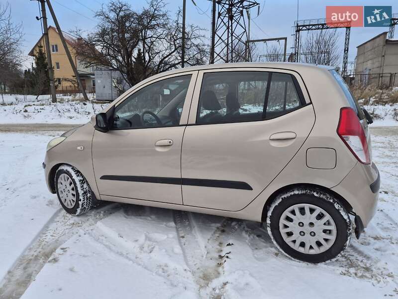Хэтчбек Hyundai i10 2008 в Львове