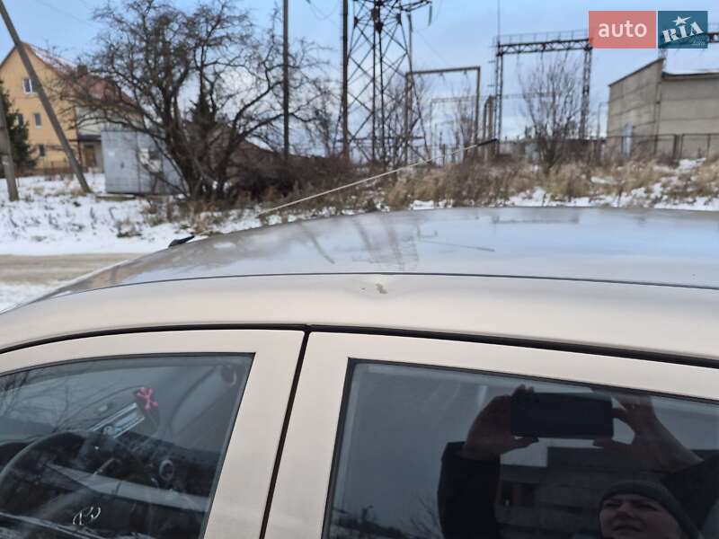 Хэтчбек Hyundai i10 2008 в Львове