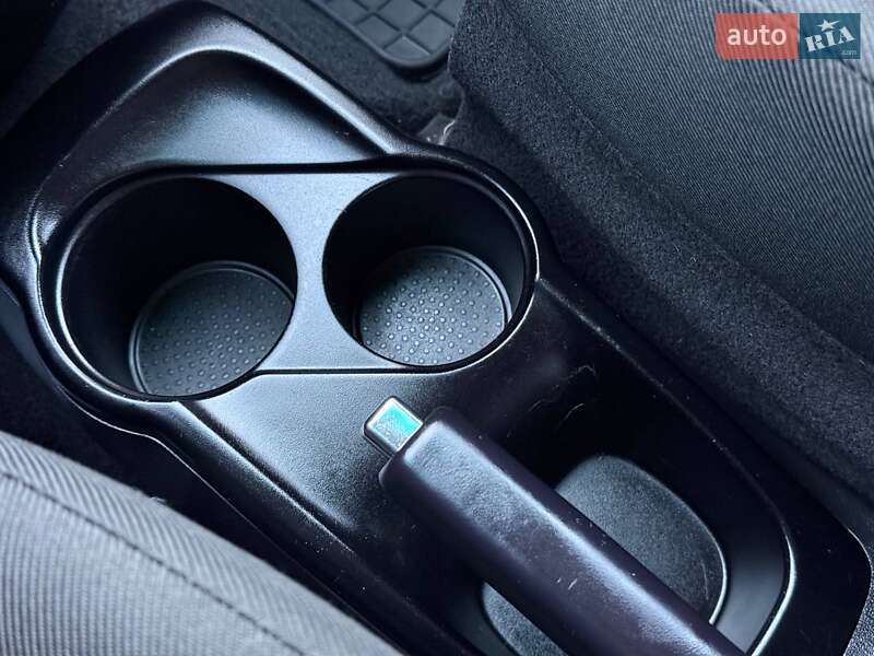 Хэтчбек Hyundai i10 2013 в Одессе фото 31 Хэтчбек Hyundai i10 2013 в Одессе