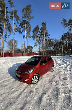 Хэтчбек Hyundai i10 2012 в Житомире