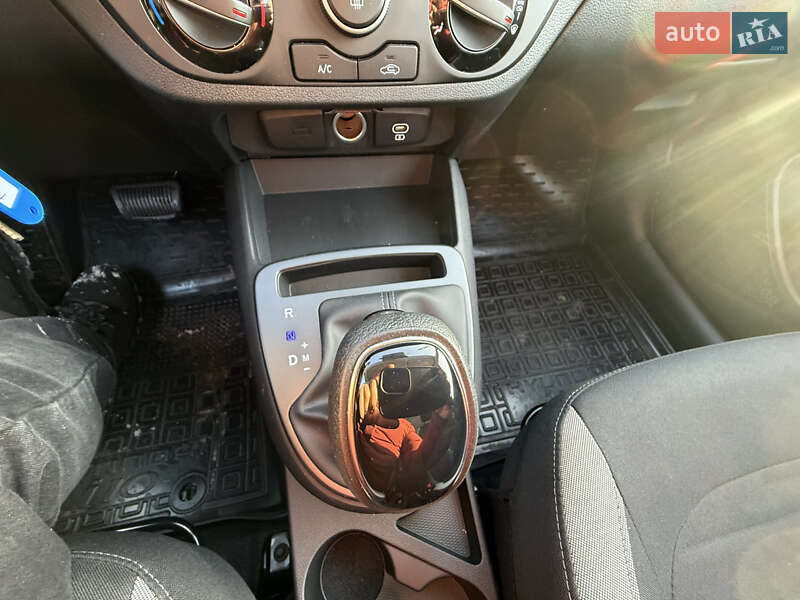 Хэтчбек Hyundai i10 2025 в Киеве