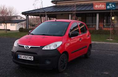 Хэтчбек Hyundai i10 2010 в Жовкве