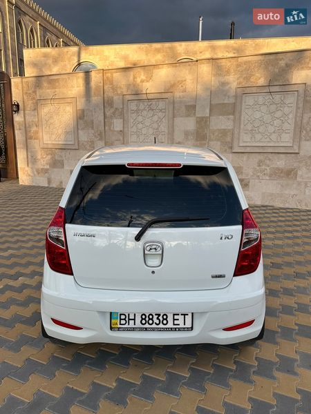 Хэтчбек Hyundai i10 2012 в Одессе