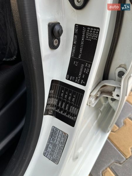 Хэтчбек Hyundai i10 2012 в Одессе