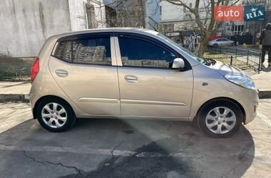 Хэтчбек Hyundai i10 2011 в Киеве