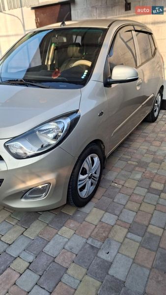 Хэтчбек Hyundai i10 2012 в Днепре