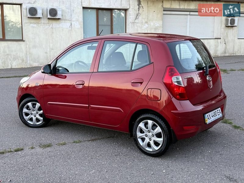 Хэтчбек Hyundai i10 2013 в Харькове
