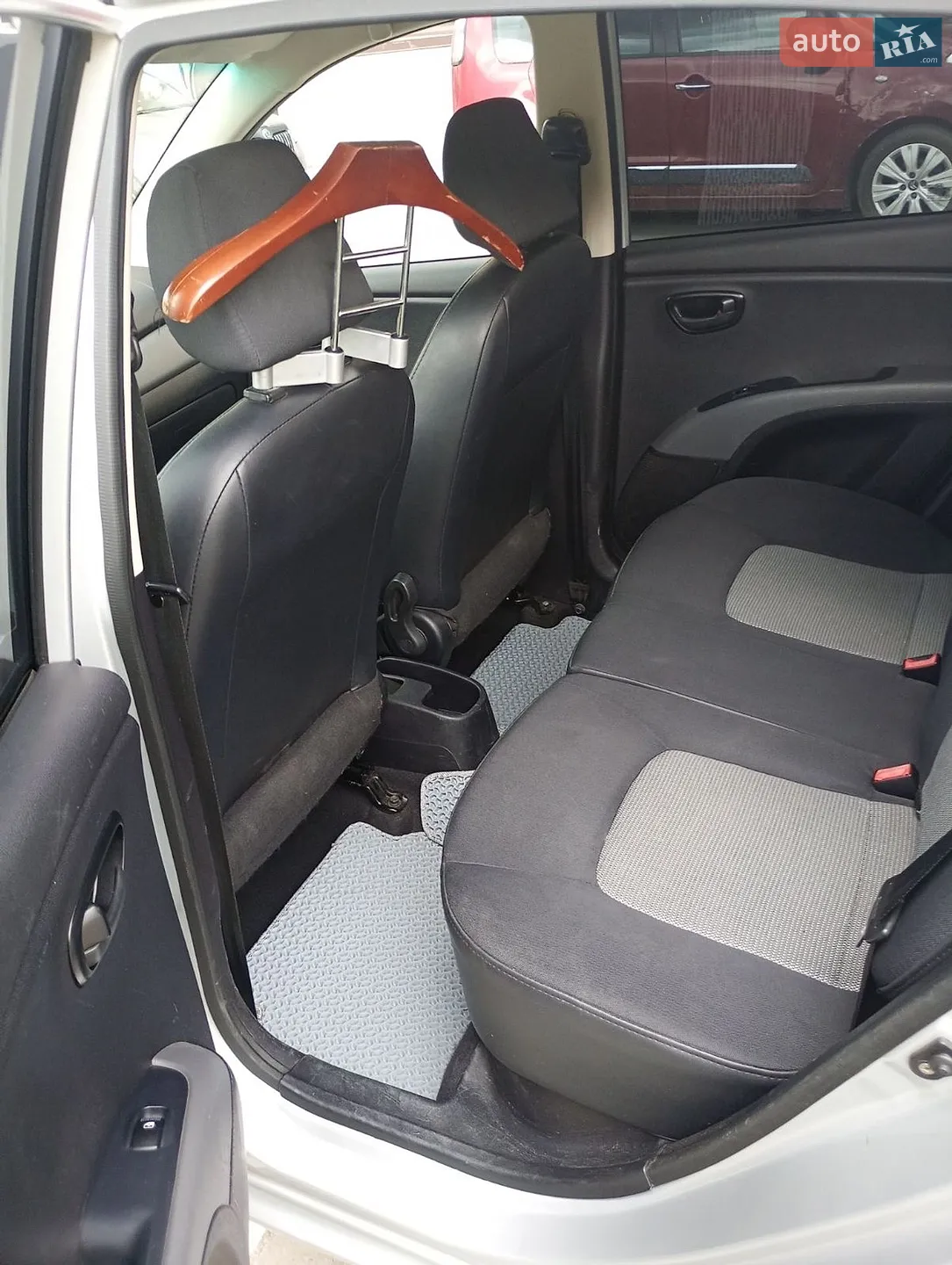 2010 Hyundai i10 - мініатюра 11