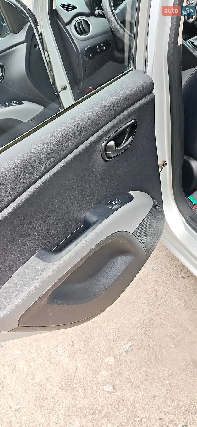 2011 Hyundai i10 - мініатюра 20