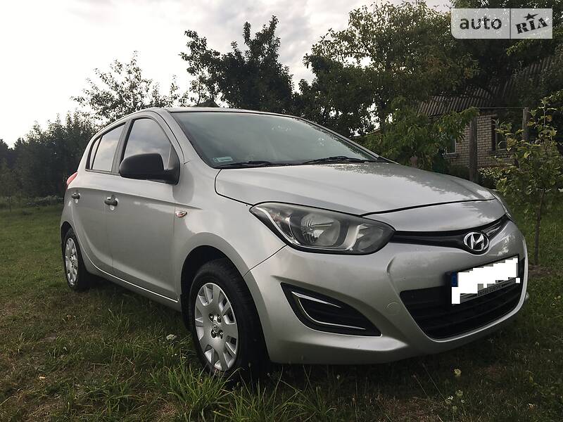 Хэтчбек Hyundai i20 2013 в 