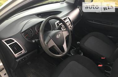 Хэтчбек Hyundai i20 2013 в 