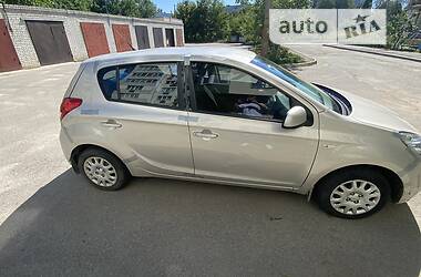 Хетчбек Hyundai i20 2010 в Харкові