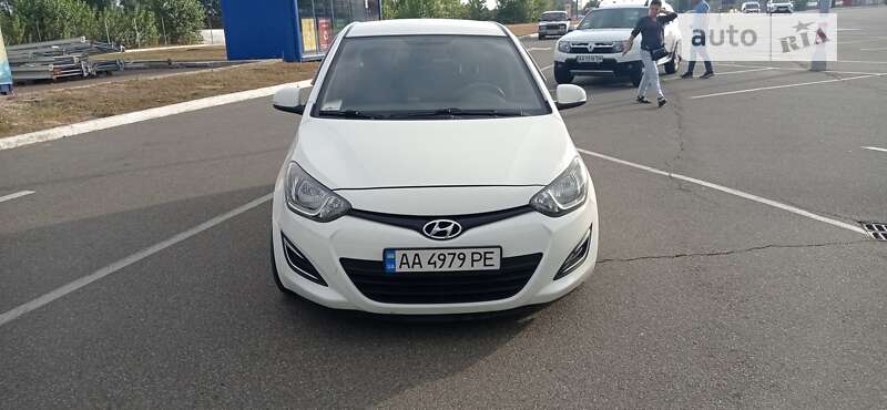 Хэтчбек Hyundai i20 2013 в Киеве