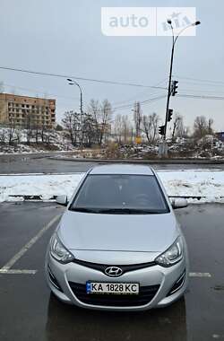 Хэтчбек Hyundai i20 2012 в Киеве