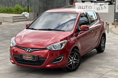 Хэтчбек Hyundai i20 2014 в Киеве