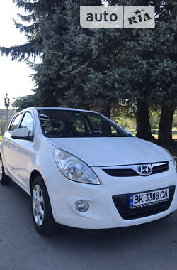 Хетчбек Hyundai i20 2012 в Рівному