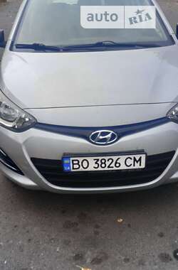 Хэтчбек Hyundai i20 2014 в Луцке