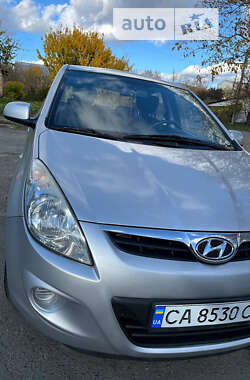 Хэтчбек Hyundai i20 2012 в Черкассах