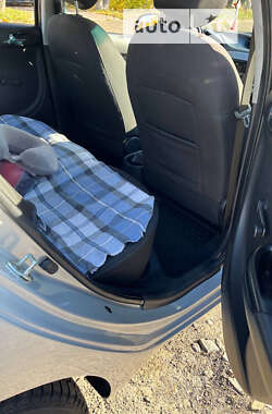 Хэтчбек Hyundai i20 2012 в 