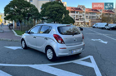 Хэтчбек Hyundai i20 2013 в Киеве