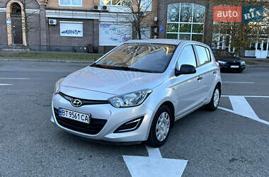 Хэтчбек Hyundai i20 2013 в Киеве